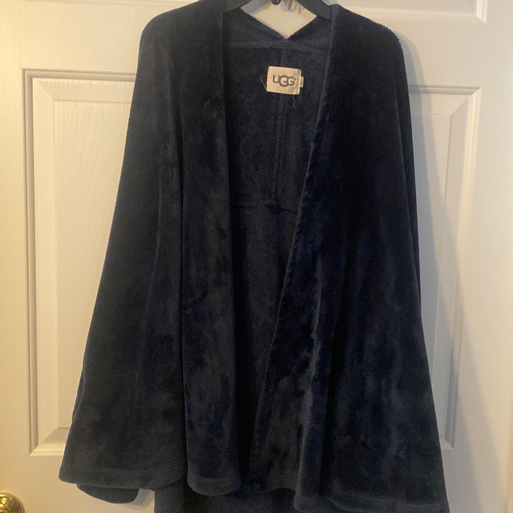 UGG Loungewear size Medium 💯 polyester with pockets